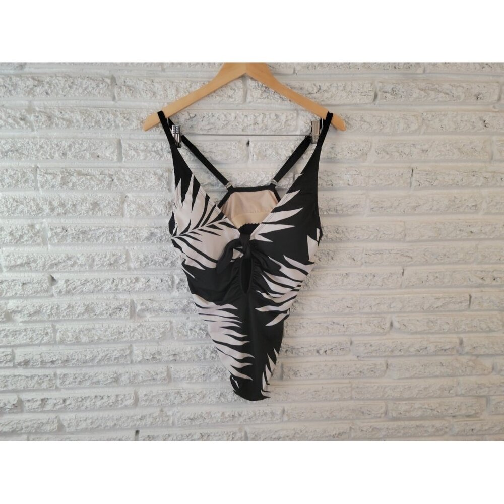 Kona Sol Womens Swimsuit 18W Plus One Piece Spaghetti Strap Keyhole FLO274E